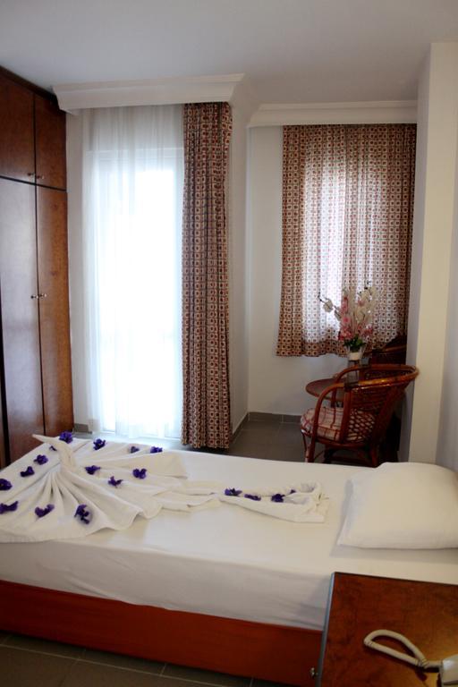 Azak Hotell 3*